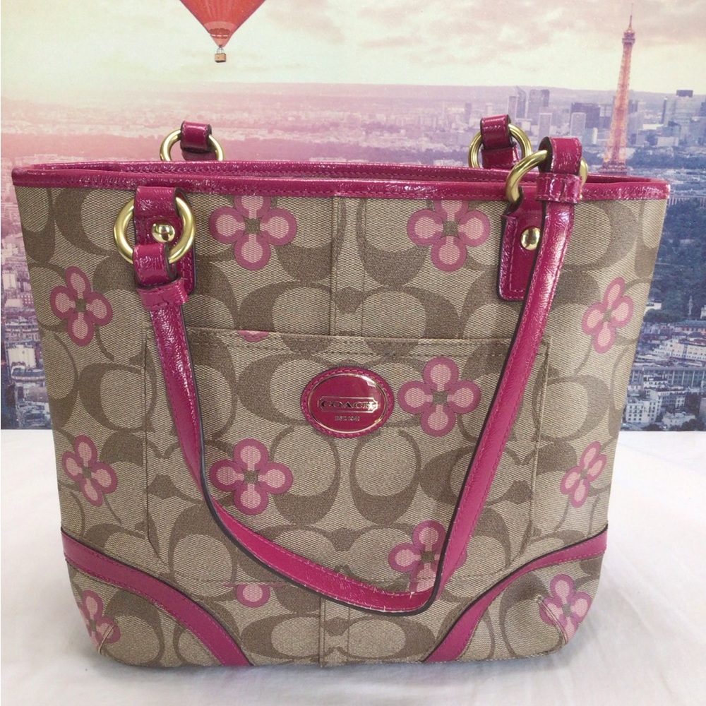 Coach Peyton Signature Clover Tote Bag